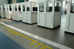 Раньше здесь была граница. В аэропорту Симферополя.