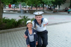 В Севастополе Миша и Морячок.